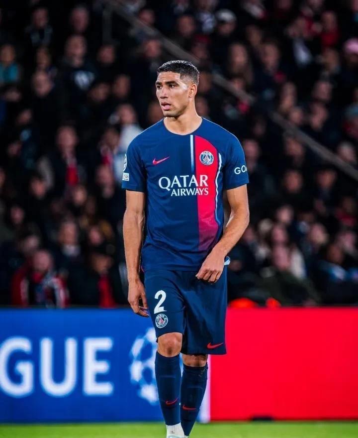 包含巴黎圣日耳曼训练开放日，清晨主帅复盘引欢呼，意甲在即，赛季目标并未改变的词条爱游戏体育官网