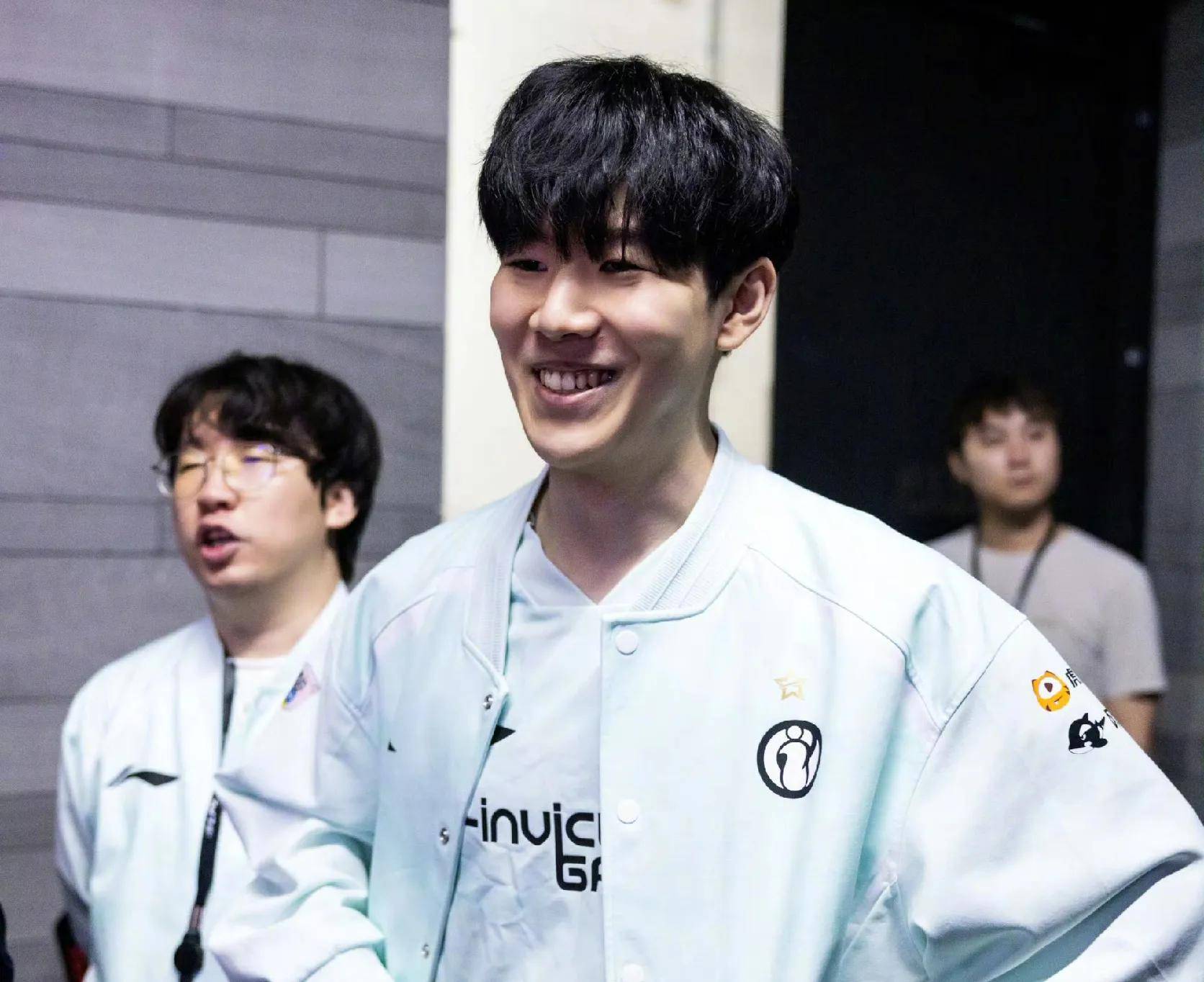 犹他爵士今晨止住颓势TheShy在澳大利亚队比赛中挺进下一轮，这操作让人直呼：清晨华盛顿奇才调整名单以备足总杯的简单介绍爱游戏体育app